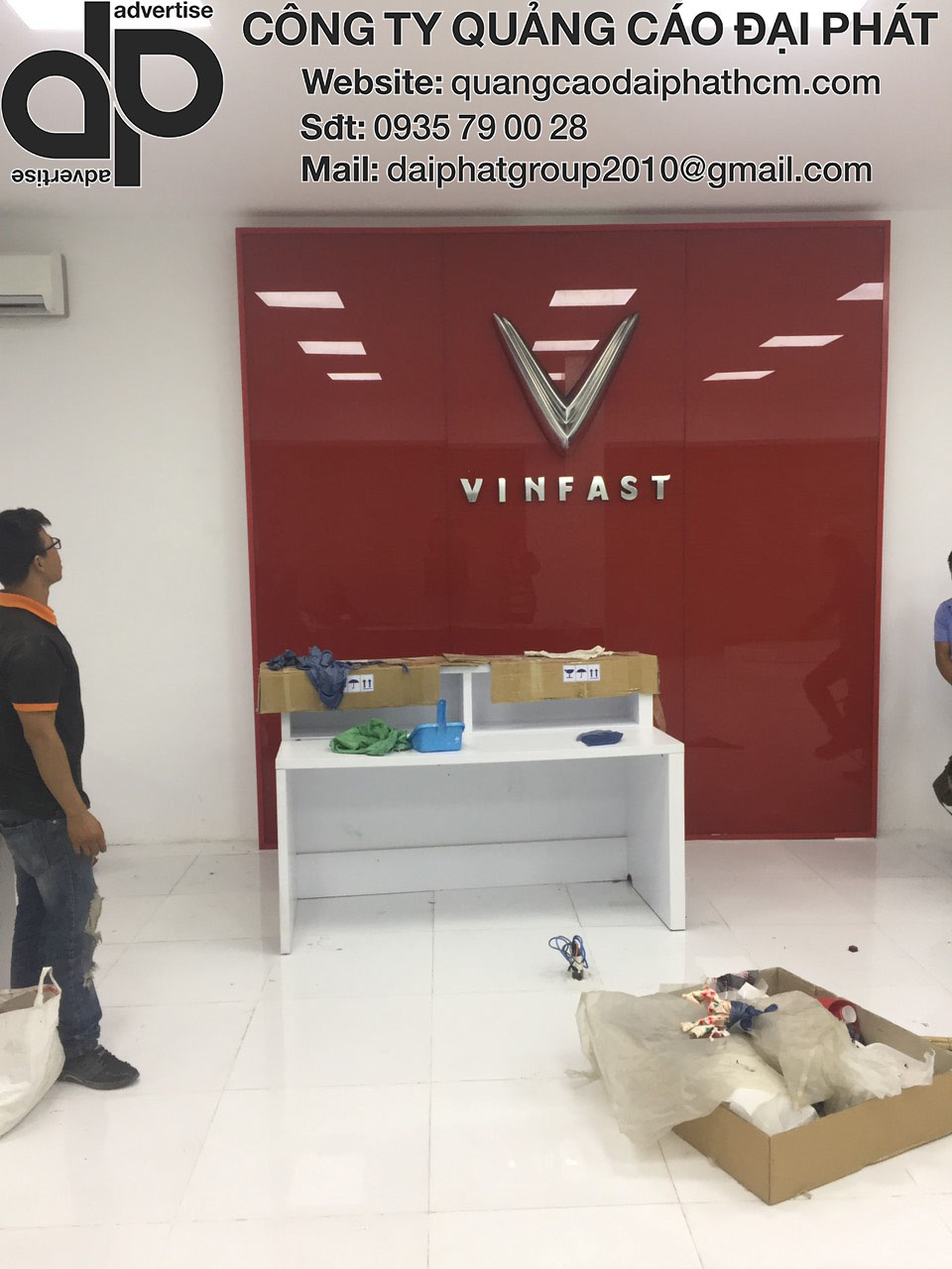 bảng hiệu VinFast